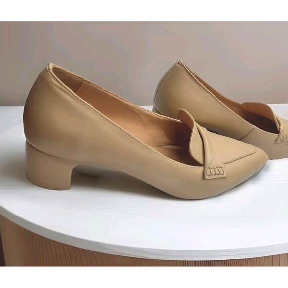 FEMSTEP Women's Loafer Shoes Tan Slip On Matte Leather New Sz 8 - Picture 3 of 12